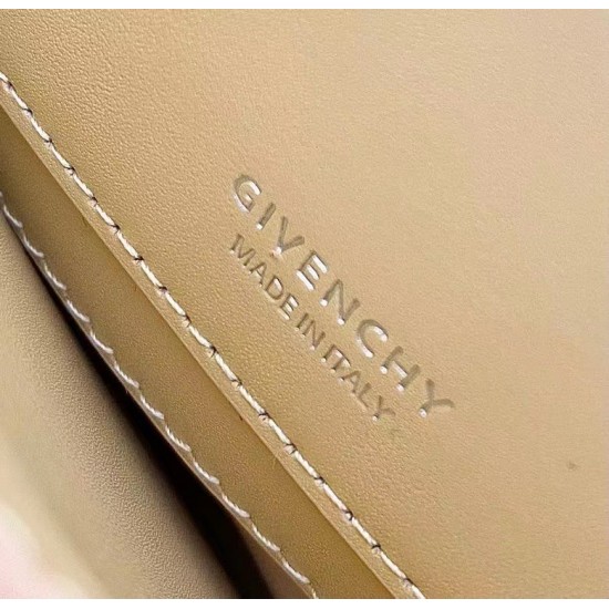 Givenchy D886520