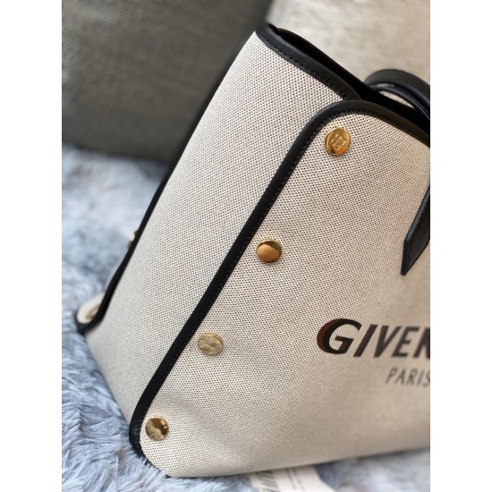 Givenchy D886500