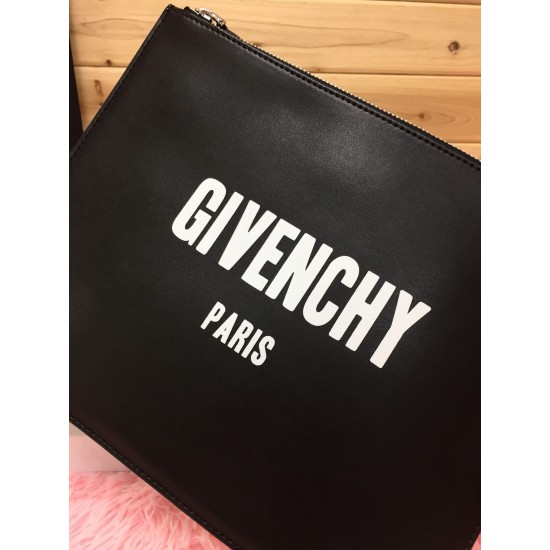 Givenchy D886130