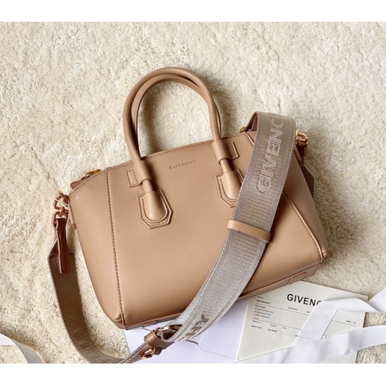 Givenchy D886480