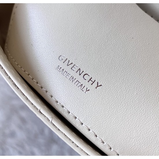 Givenchy D886450