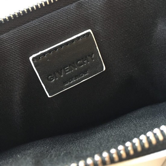 Givenchy D886130