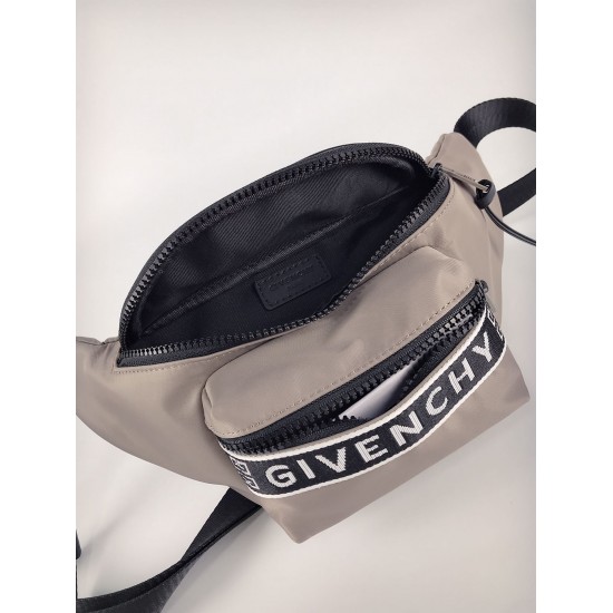 Givenchy  D886180