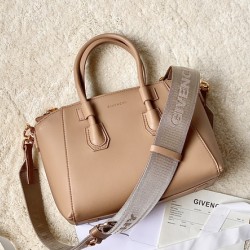 Givenchy D886480