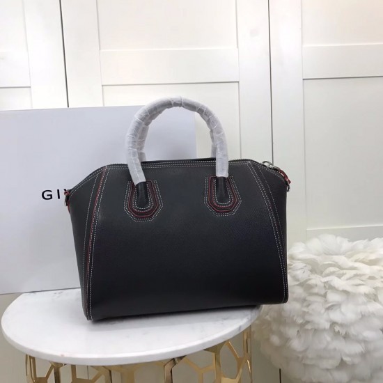 Givenchy  D886550