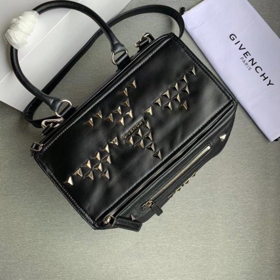 Givenchy D886580