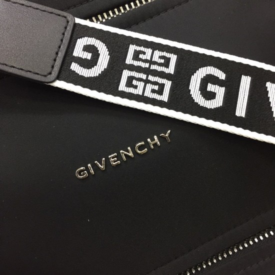 Givenchy D886300