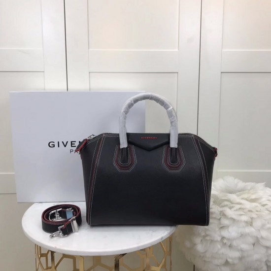 Givenchy  D886550