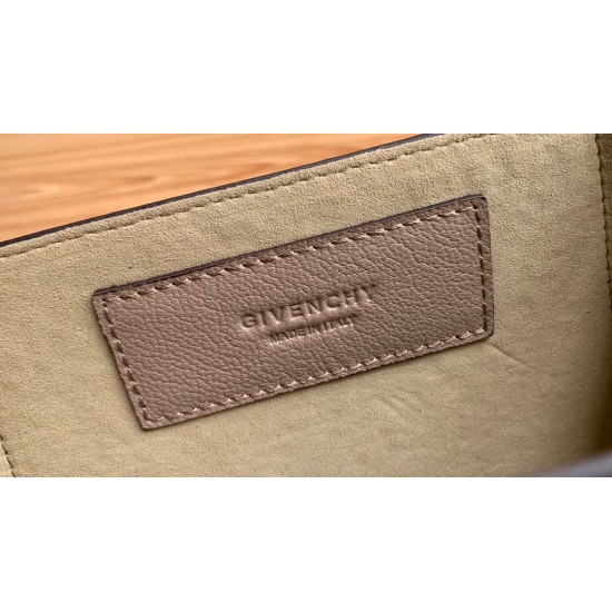 Givenchy D886130