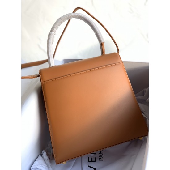 Givenchy D886750