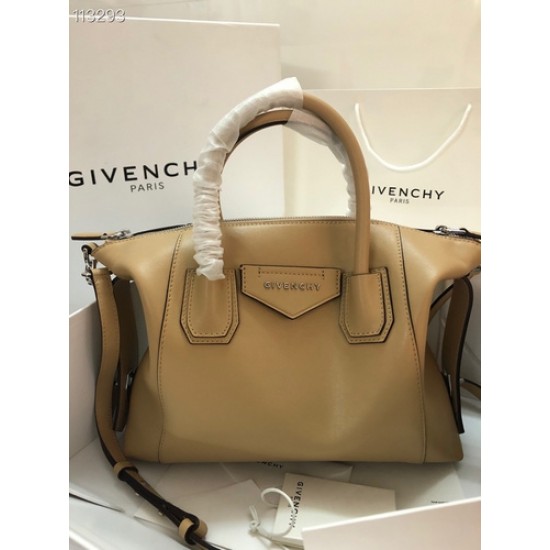 Givenchy D886750