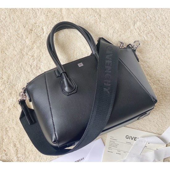 Givenchy D886480