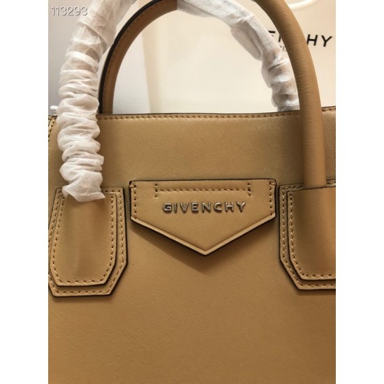 Givenchy D886750