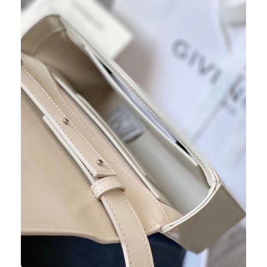 Givenchy  D886520