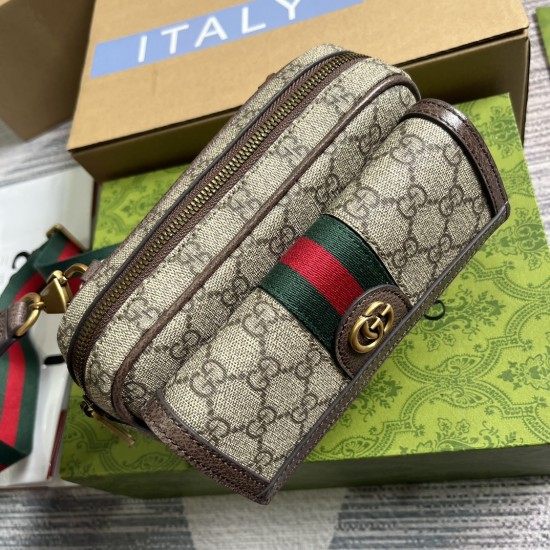 GUCCI 746308