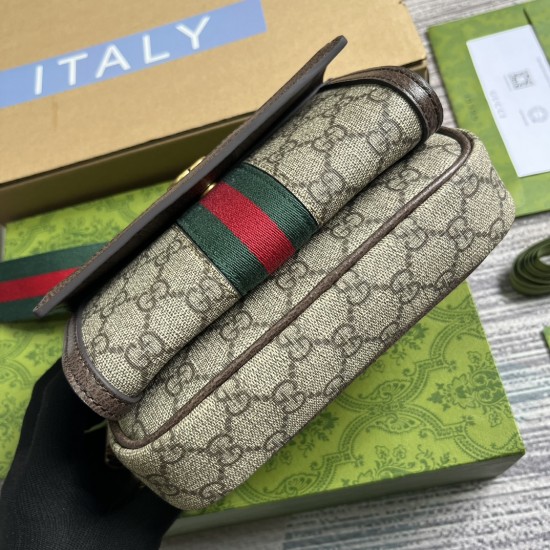 GUCCI 746308