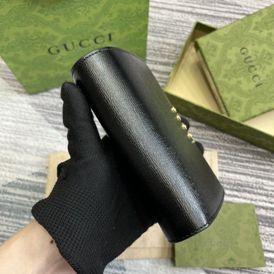 GUCCI  772640