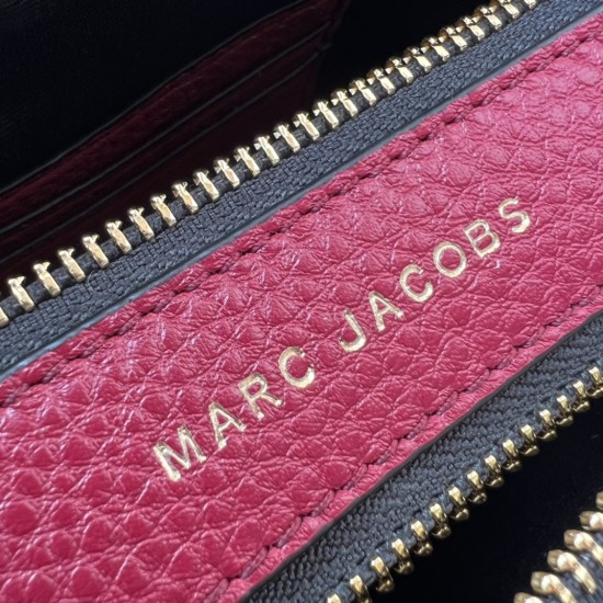 MARC JACOBS