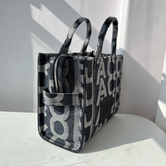 MARC JACOBS TOTE