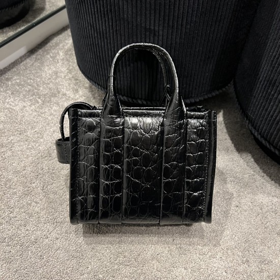 MARC JACOBS TOTE