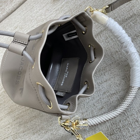 MARC JACOBS TOTE 19*19*23cm