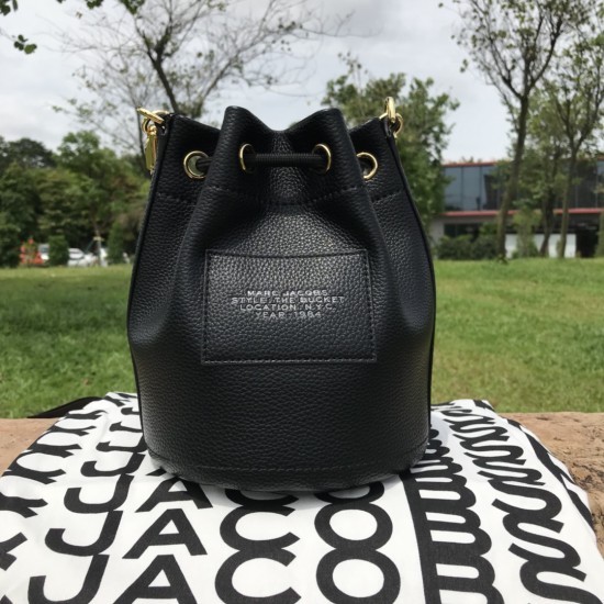 MARC JACOBS TOTE 19*19*23cm