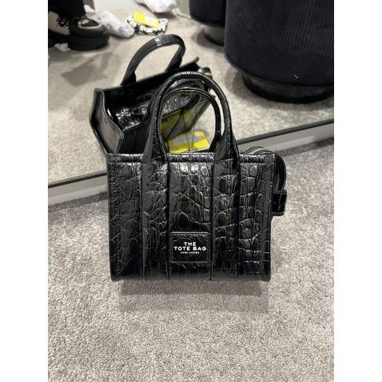 MARC JACOBS TOTE