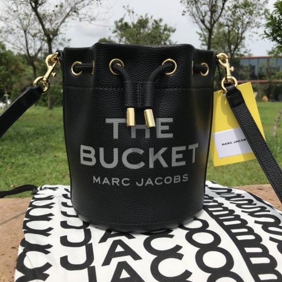 MARC JACOBS TOTE 19*19*23cm