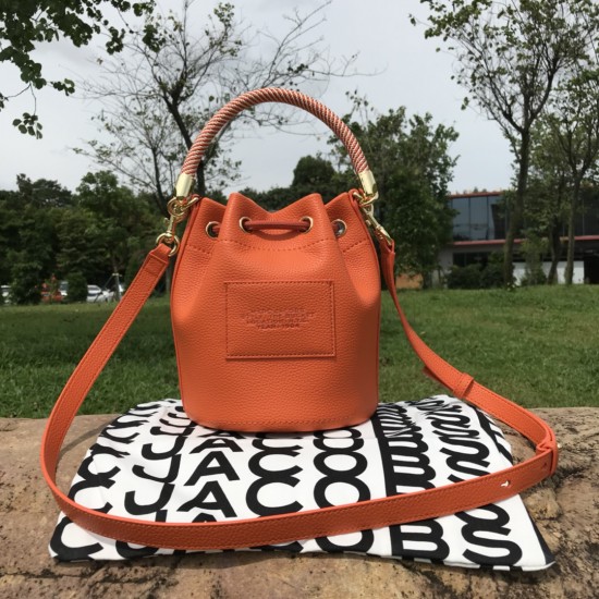 MARC JACOBS TOTE 19*19*23cm