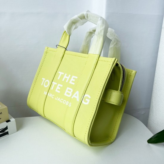 MARC JACOBS TOTE