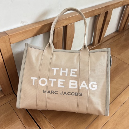 MARC JACOBS TOTE