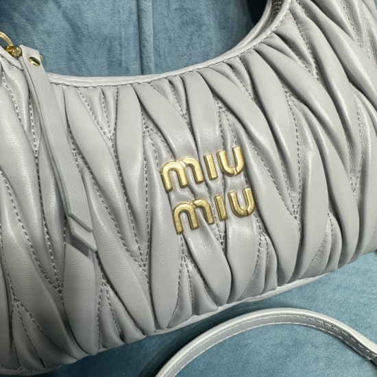 MiuMiu  D886950