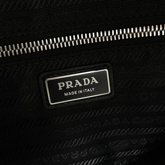 PRADA P00650