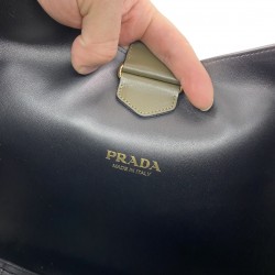 PRADA P00850