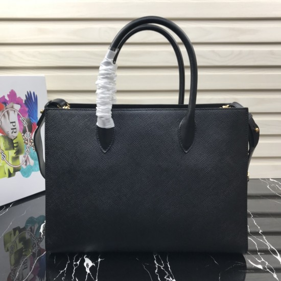 PRADA P00930