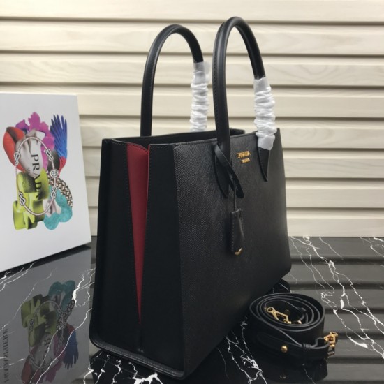 PRADA P00930