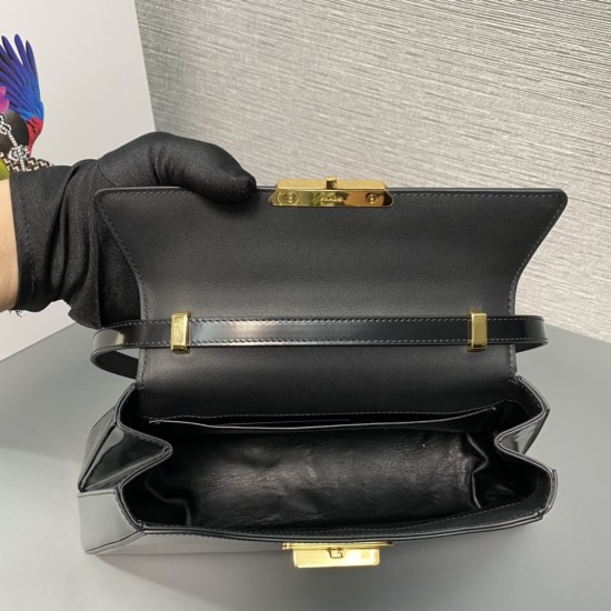 PRADA P00670