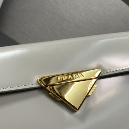 PRADA  P00600