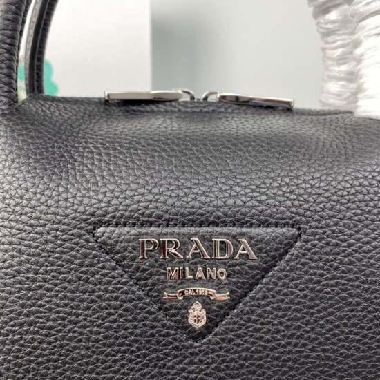 PRADA P00780