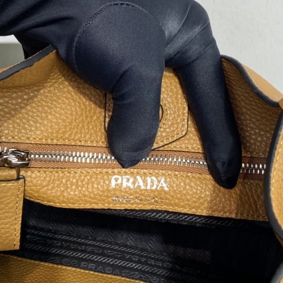 PRADA P00750