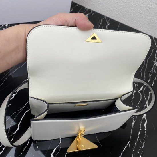 PRADA P00550