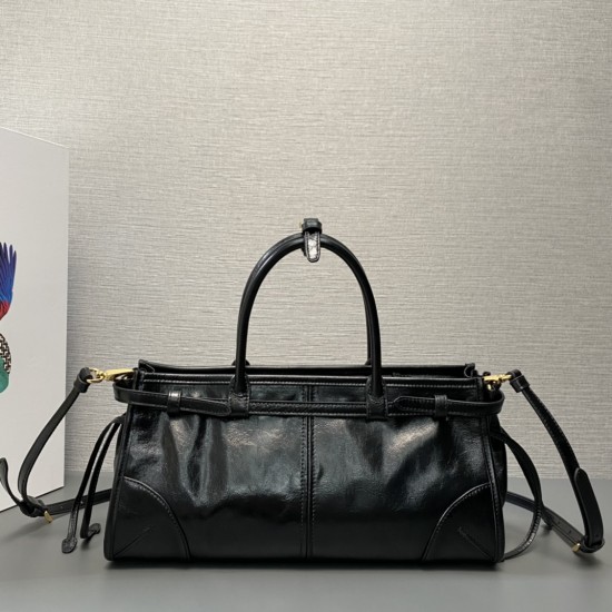 PRADA  P00750