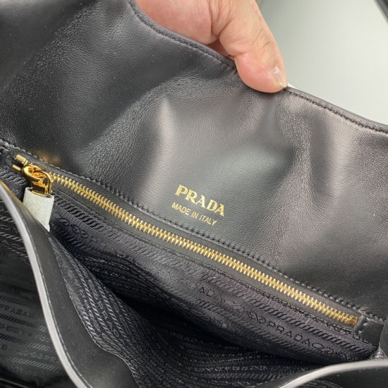 PRADA P00860