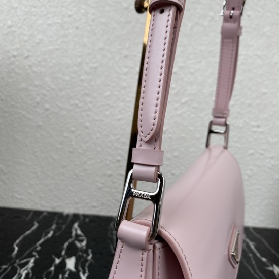 PRADA  P00600