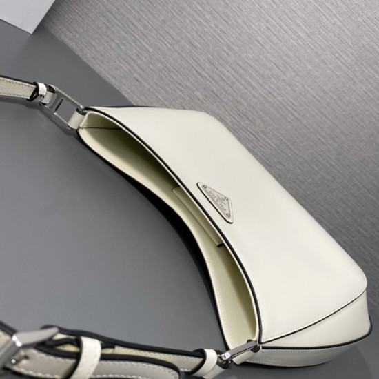 PRADA P00570