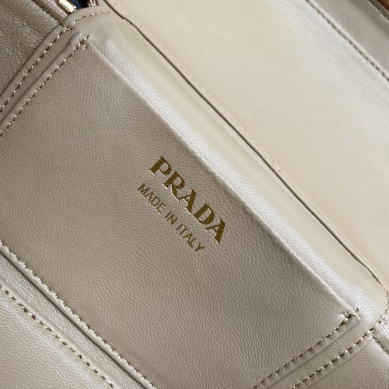 PRADA P00570