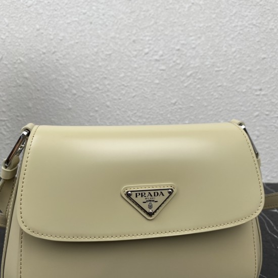 PRADA P00600