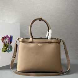 PRADA P00900