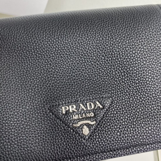 PRADA P00700