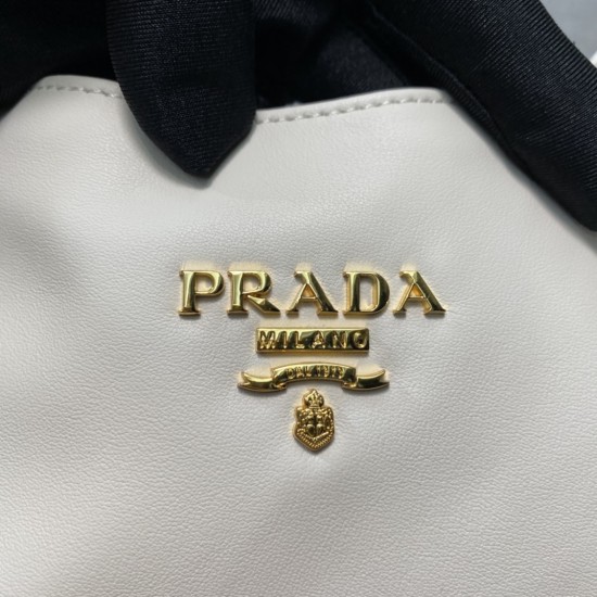 PRADA P00880